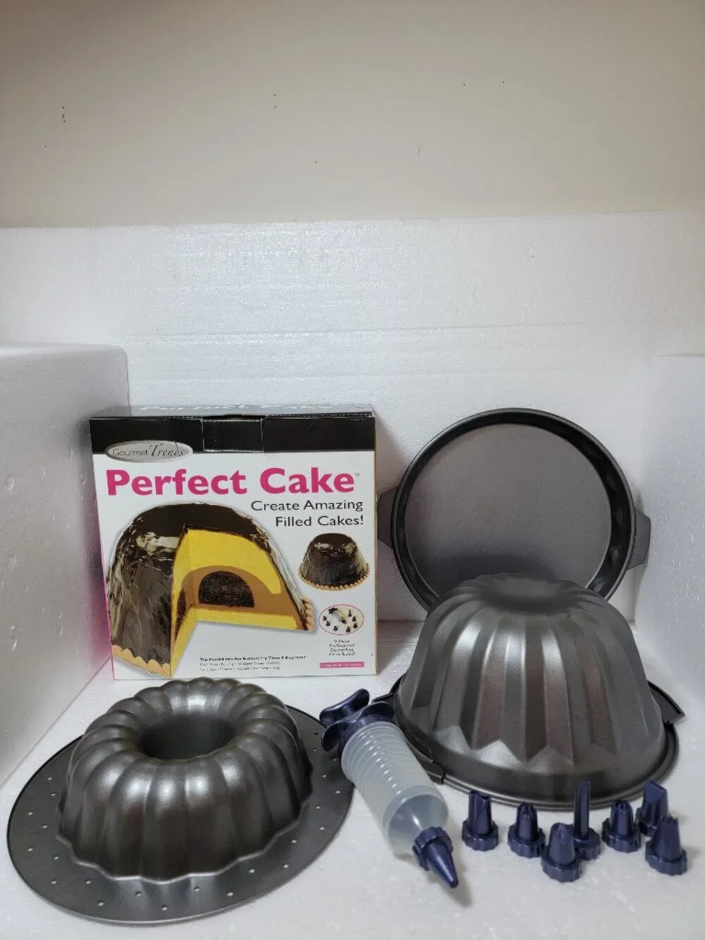 Gourmet Trends 4-Piece Filled Cake Set with Decorating Kit